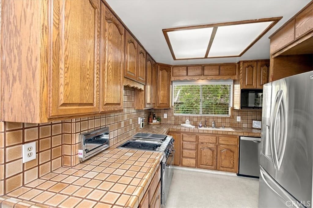 Condo at 750 Arcadia Avenue 10, Arcadia — photo 8 of 12