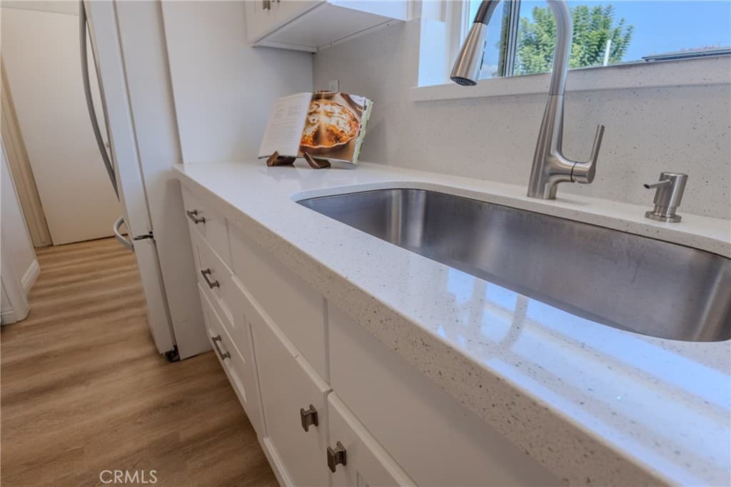 Home at 1271 S Bender Avenue, Glendora — photo 2 of 12