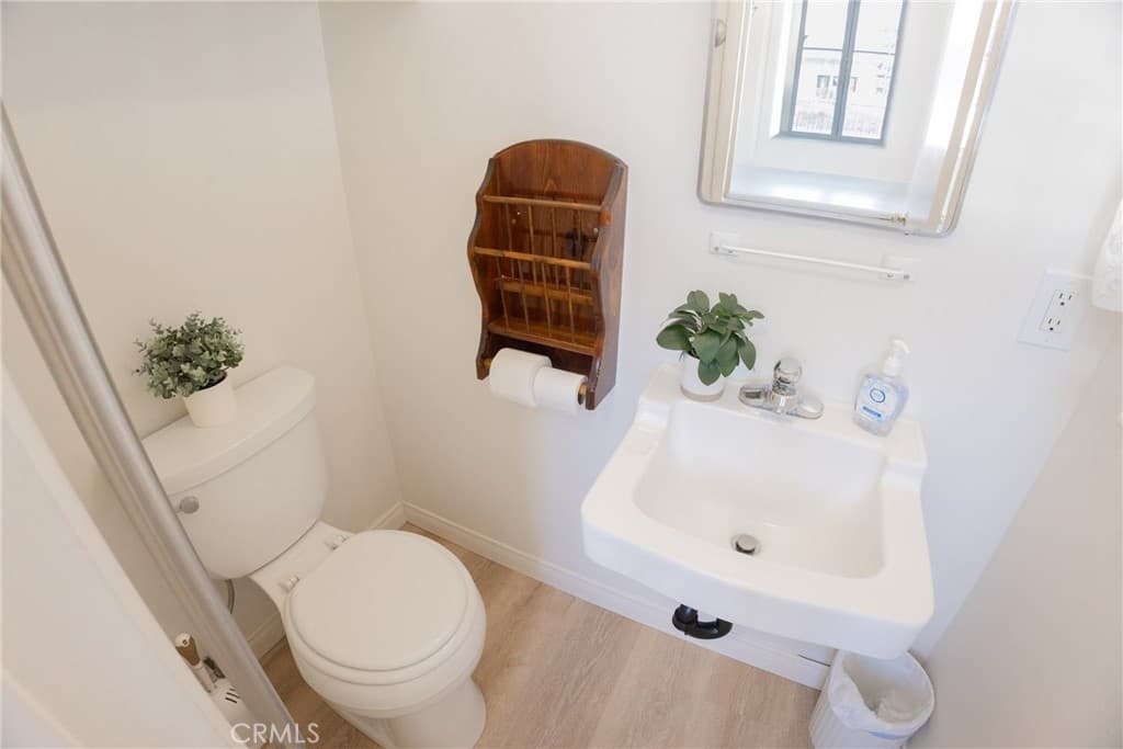 Home at 1271 S Bender Avenue, Glendora — photo 10 of 12