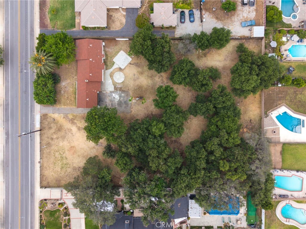 Home at 736 N Walnut Avenue, San Dimas — photo 4 of 12