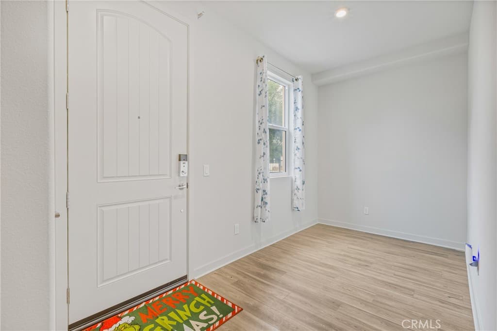 Townhouse at 125 Dove Lndg, Covina — photo 4 of 12
