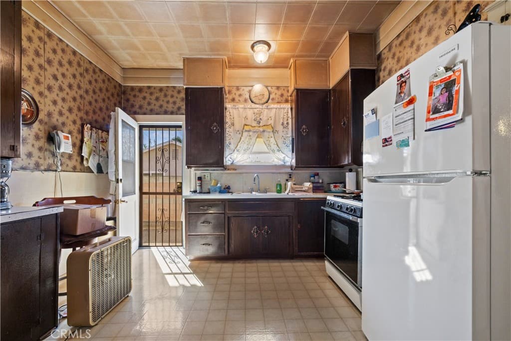 Home at 1397 Elwood Street, Pomona — photo 11 of 12