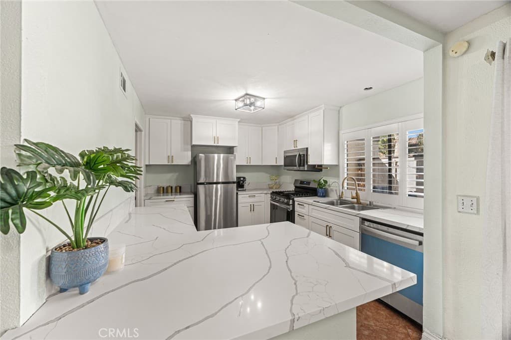 Townhouse at 1772 Aspen Village, West Covina — photo 4 of 12