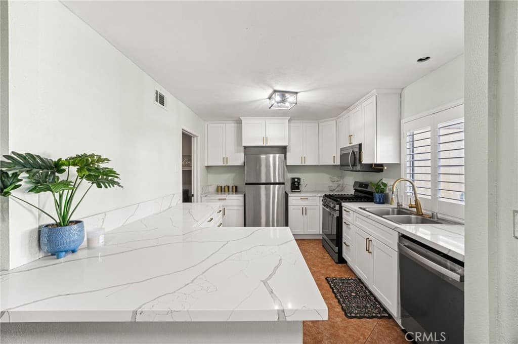Townhouse at 1772 Aspen Village, West Covina — photo 6 of 12