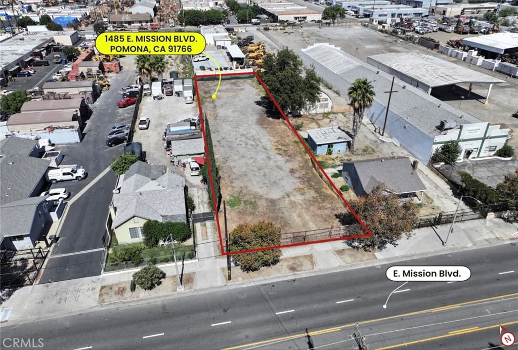 Commercial at 1485 E Mission, Pomona — photo 1 of 3