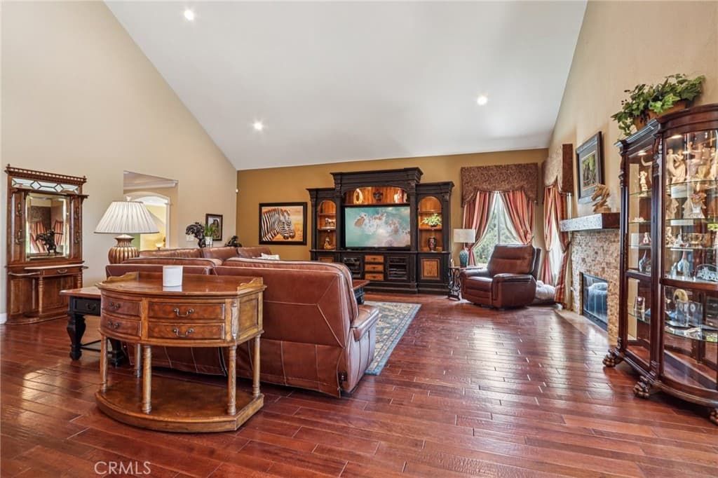 Home at 1951 Scarborough Lane, San Dimas — photo 8 of 12