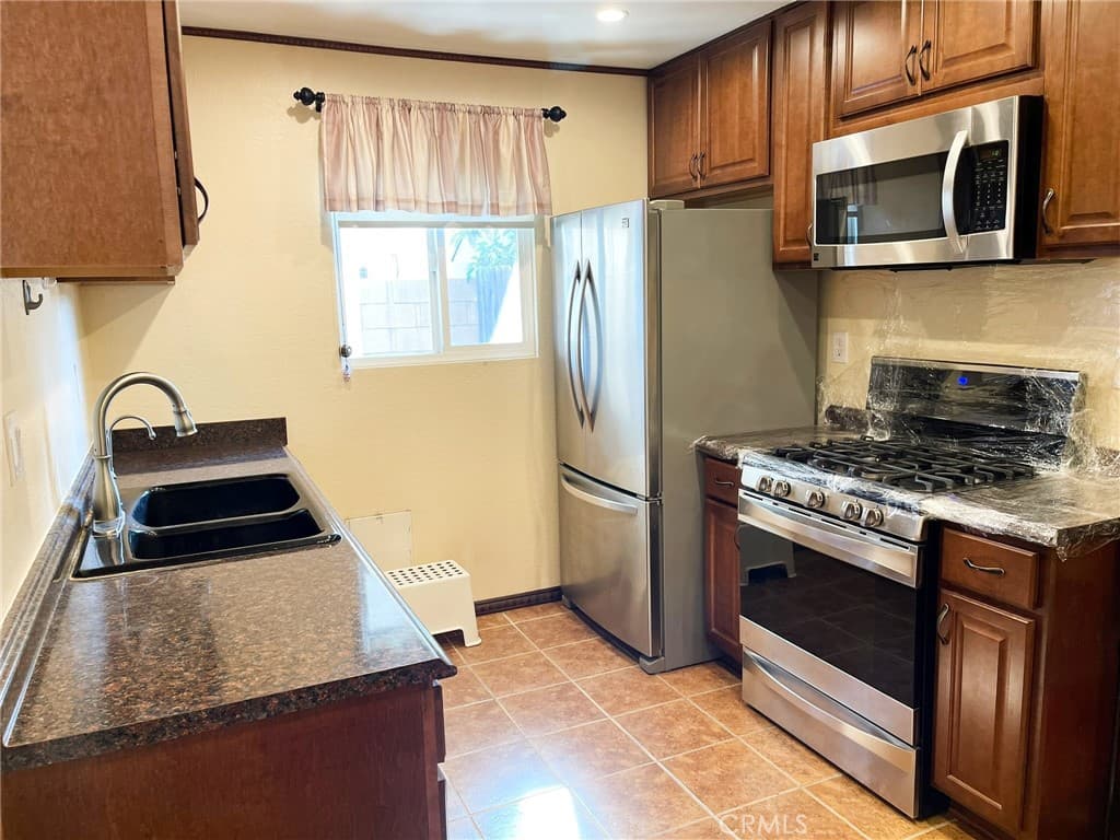 Condo at 12828 Ramona 28, Baldwin Park — photo 4 of 12