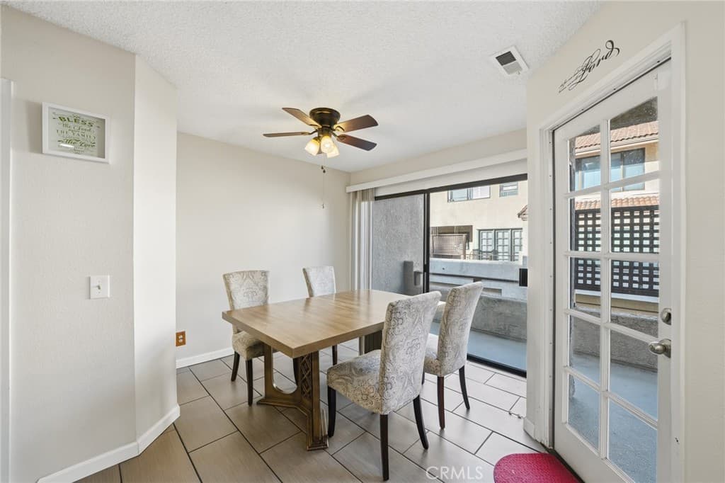 Condo at 10 Deerpath, Pomona — photo 11 of 12
