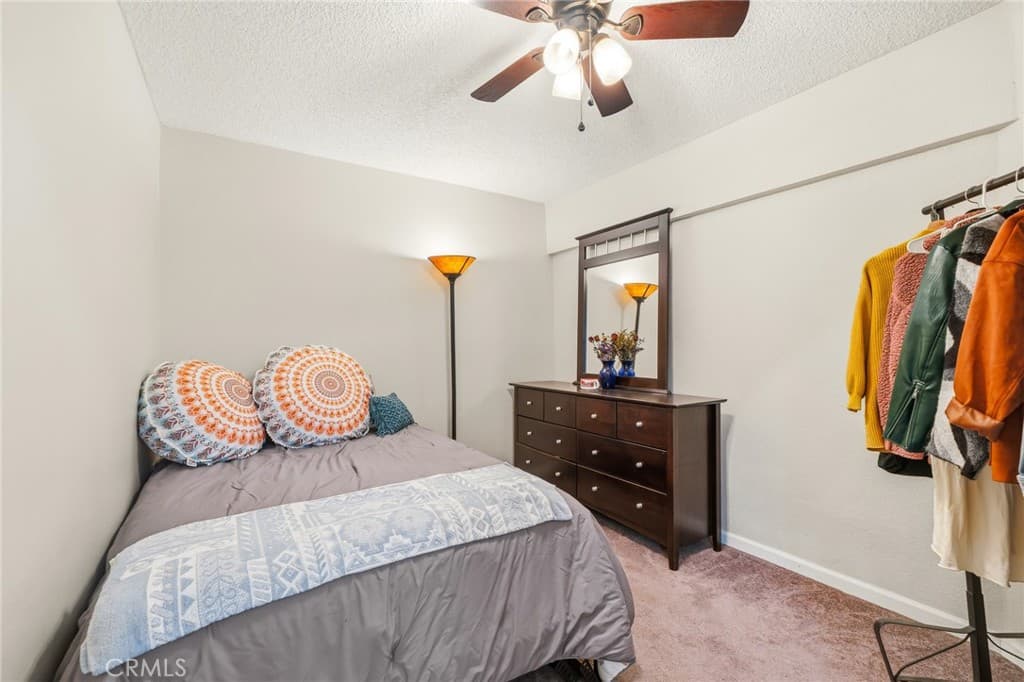 Condo at 10 Deerpath, Pomona — photo 6 of 12
