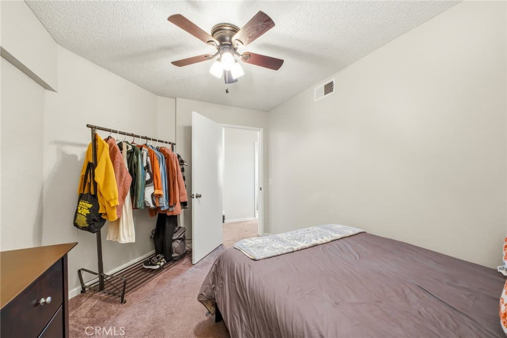 Condo at 10 Deerpath, Pomona — photo 7 of 12