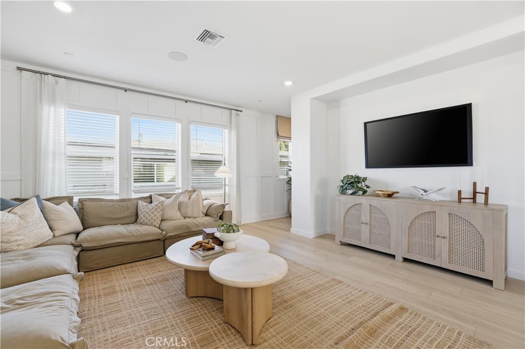 Home at 11402 Primrose Lane, El Monte — photo 9 of 12