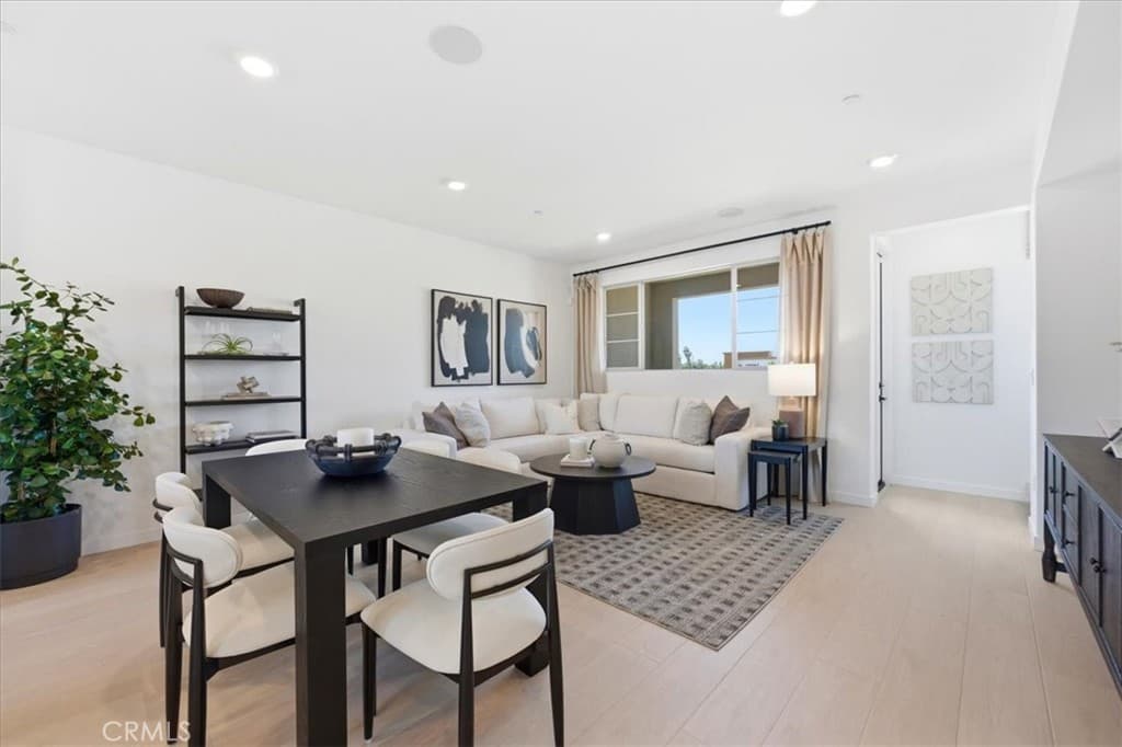 Townhouse at 10728 Golden Koi B, El Monte — photo 4 of 12