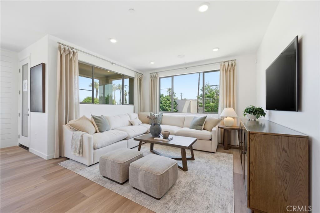 Townhouse at 10720 Golden Koi A, El Monte — photo 4 of 12