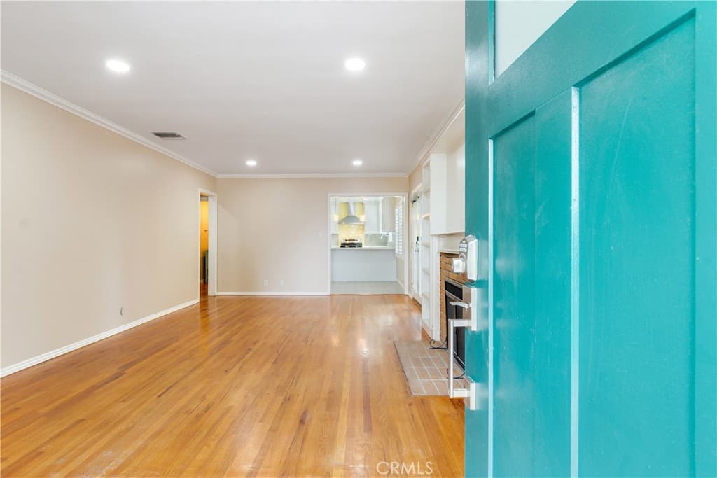 Home at 385 Sycamore, Claremont — photo 4 of 12