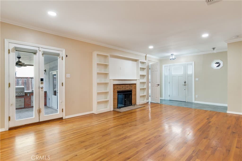 Home at 385 Sycamore, Claremont — photo 6 of 12