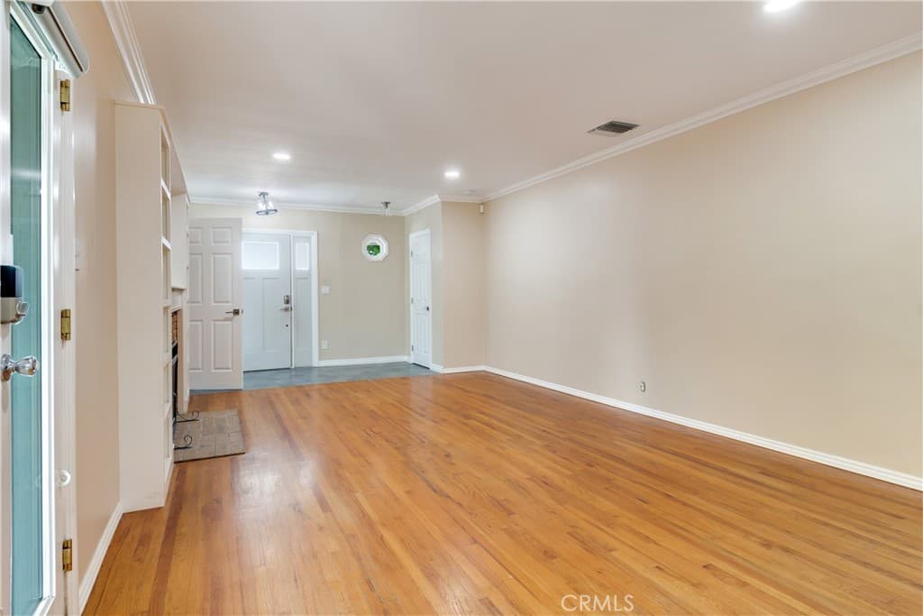 Home at 385 Sycamore, Claremont — photo 7 of 12