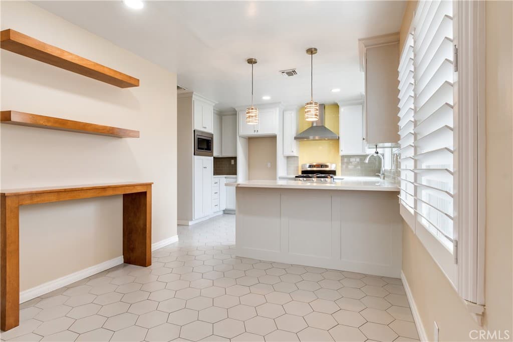 Home at 385 Sycamore, Claremont — photo 8 of 12