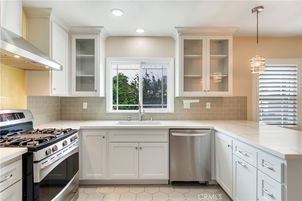 Home at 385 Sycamore, Claremont — photo 10 of 12