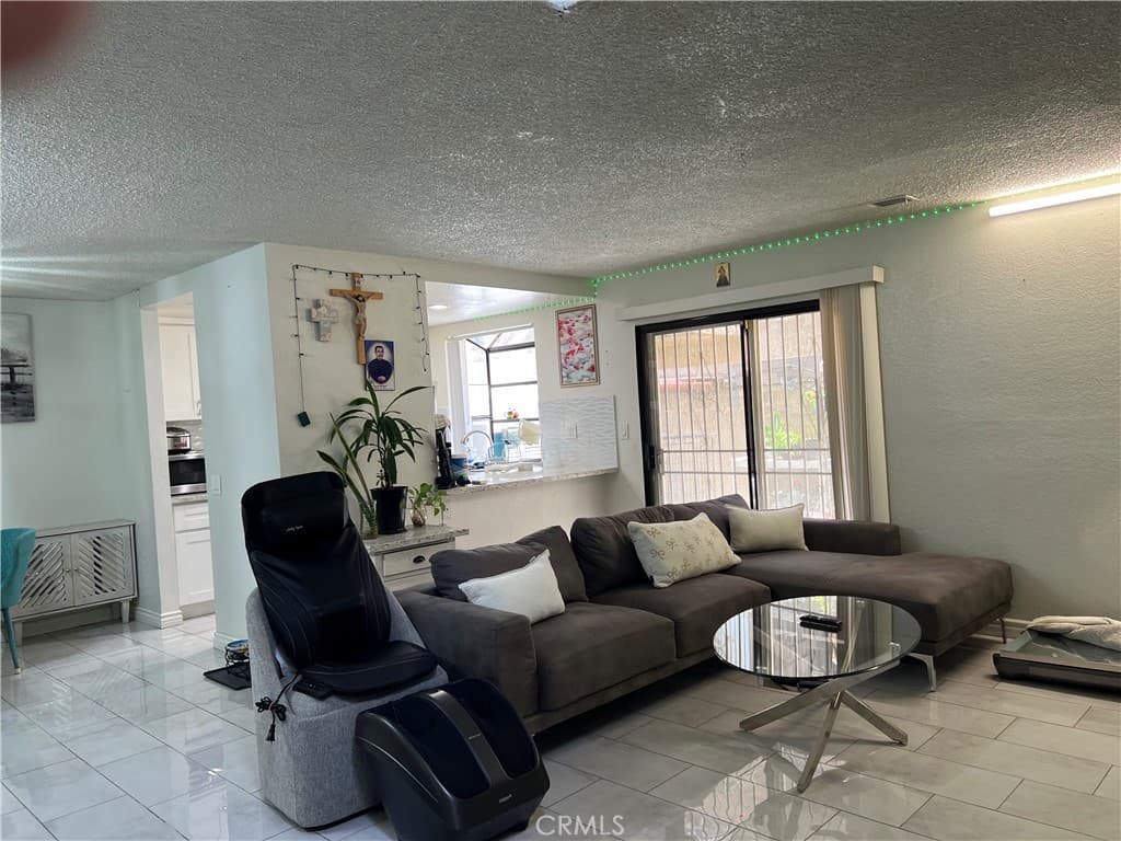 Condo at 13515 Tracy, Baldwin Park — photo 9 of 12