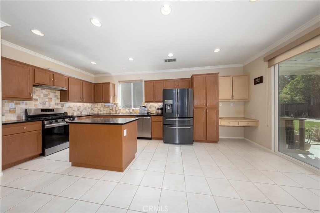 Home at 661 Alderbery, Pomona — photo 11 of 12