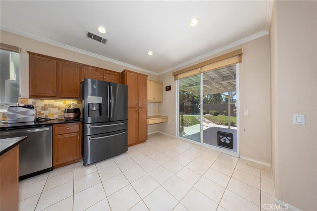 Home at 661 Alderbery, Pomona — photo 12 of 12