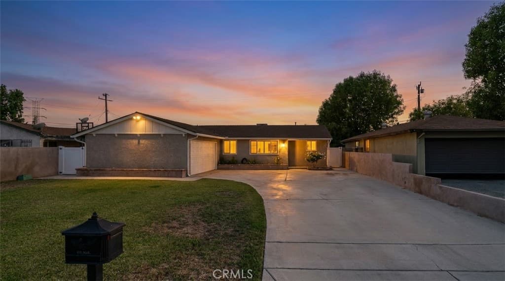 Home at 5717 N Hanlin, Azusa — photo 1 of 10