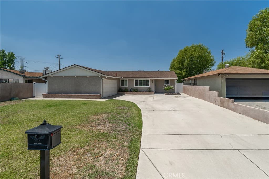 Home at 5717 N Hanlin, Azusa — photo 2 of 10