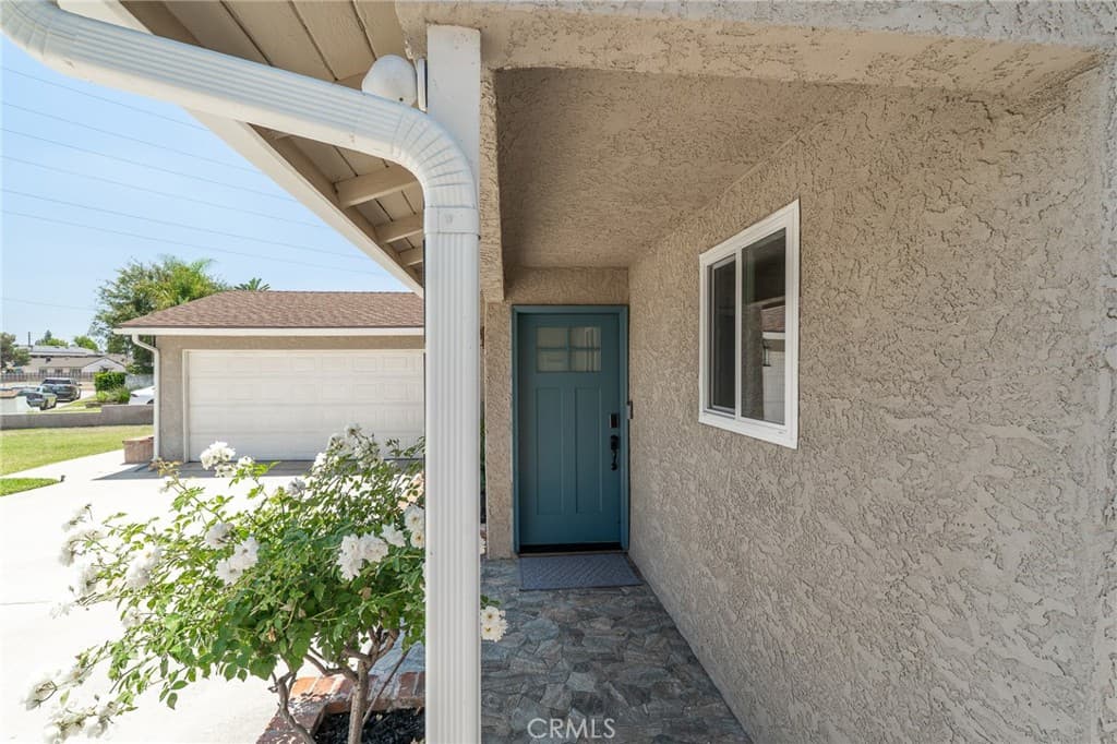 Home at 5717 N Hanlin, Azusa — photo 6 of 10