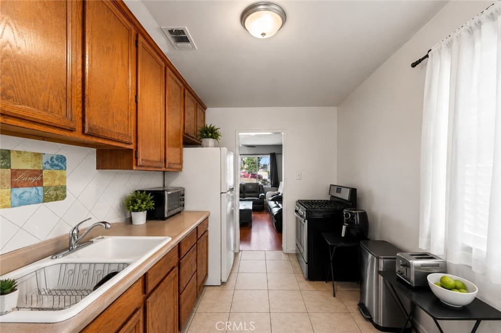Home at 415 N Eucla, San Dimas — photo 4 of 8