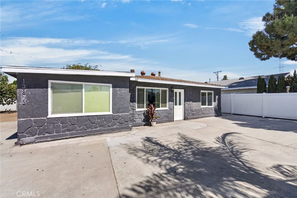 Home at 13813 Clearcrest, Baldwin Park — photo 4 of 12