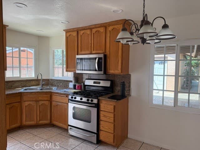 Home at 1082 Fremont, Pomona — photo 7 of 12