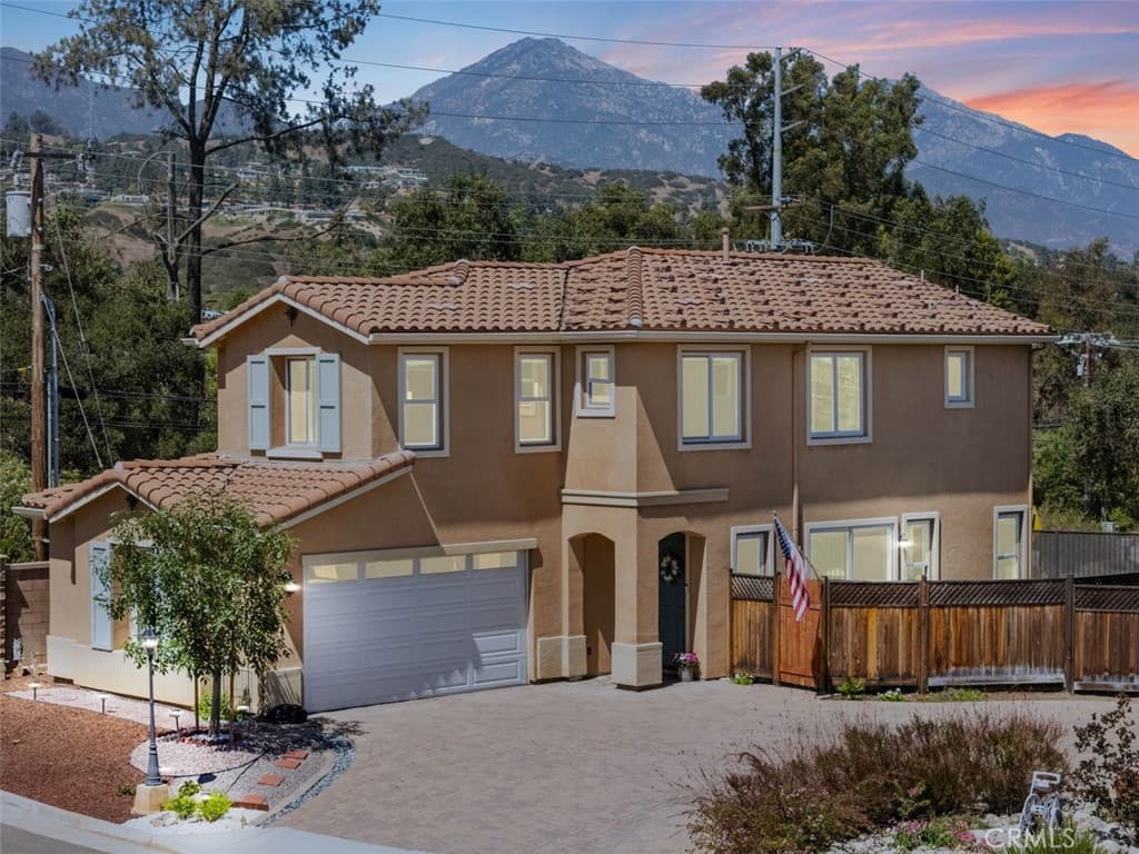 Home at 2010 Brentwood Place, Claremont — photo 2 of 12