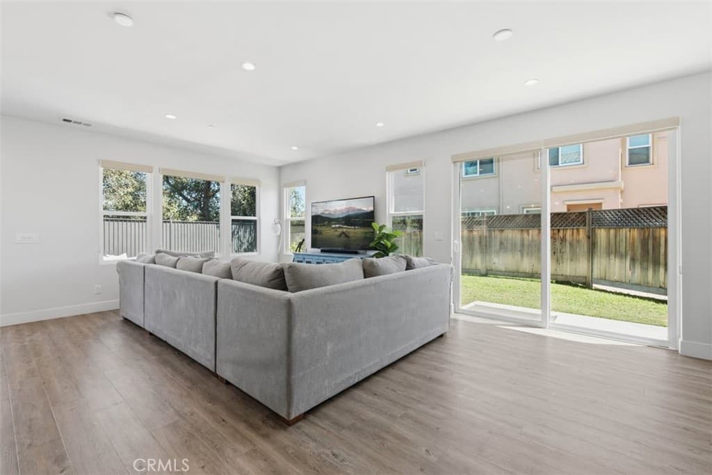 Home at 2010 Brentwood Place, Claremont — photo 11 of 12