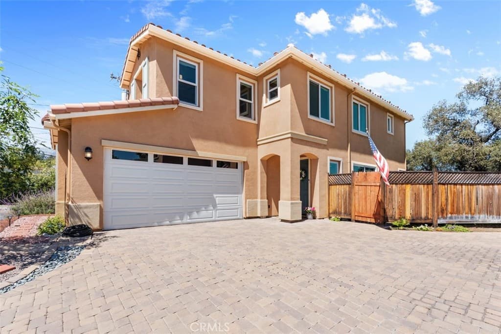 Home at 2010 Brentwood Place, Claremont — photo 3 of 12