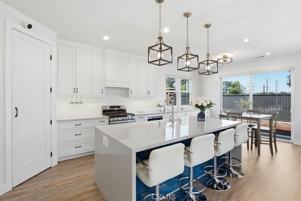Home at 2010 Brentwood Place, Claremont — photo 8 of 12