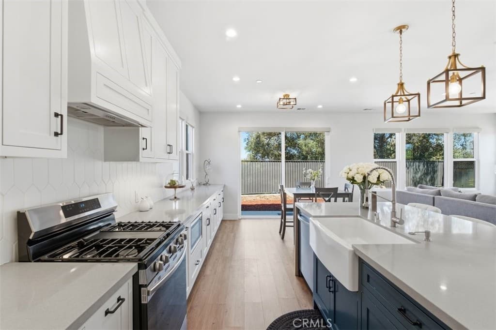 Home at 2010 Brentwood Place, Claremont — photo 9 of 12