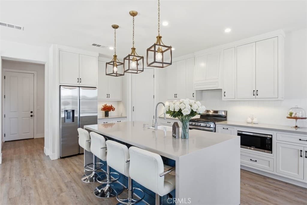 Home at 2010 Brentwood Place, Claremont — photo 10 of 12