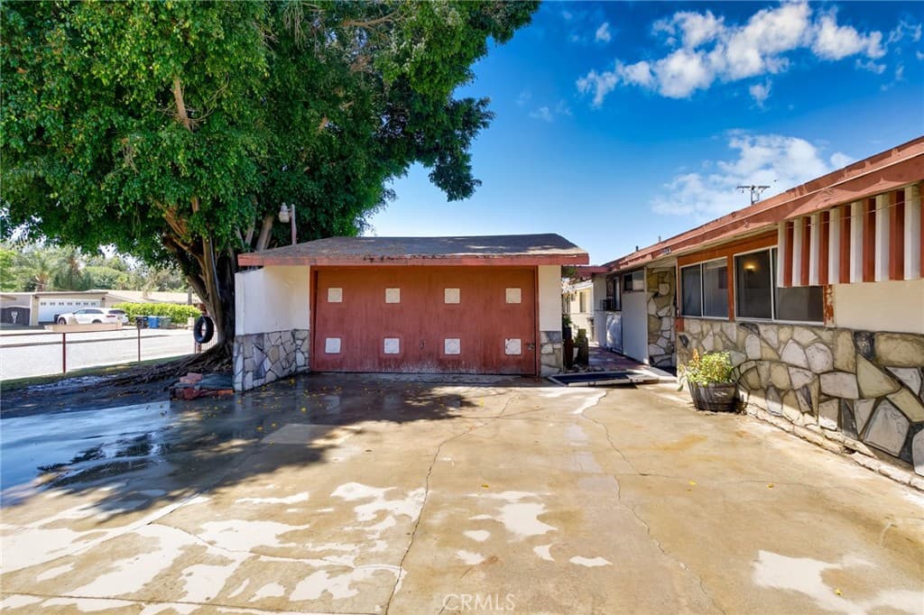 Home at 2219 Concord Avenue, Pomona — photo 2 of 12