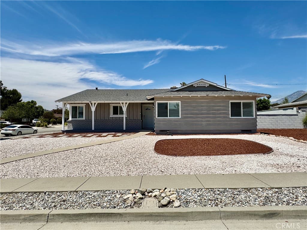 Home at 1127 Turning Bend, Claremont — photo 1 of 12