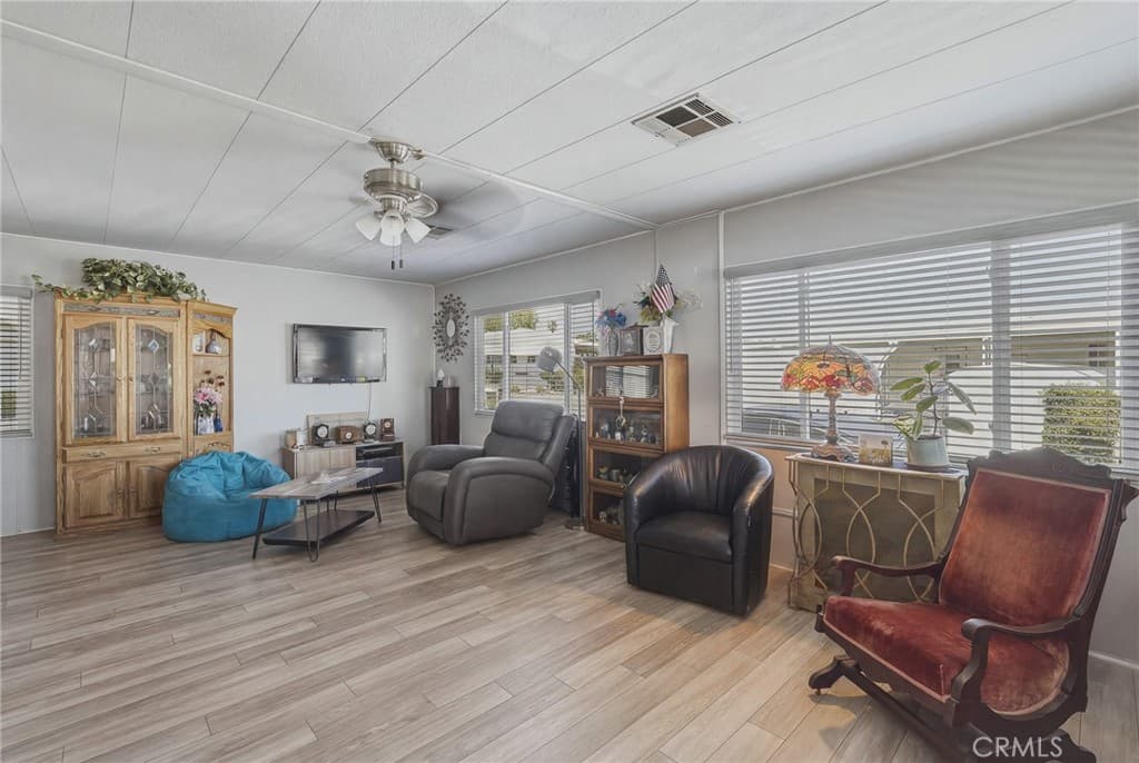 Home at 3945 Bradford 128, La Verne — photo 5 of 12