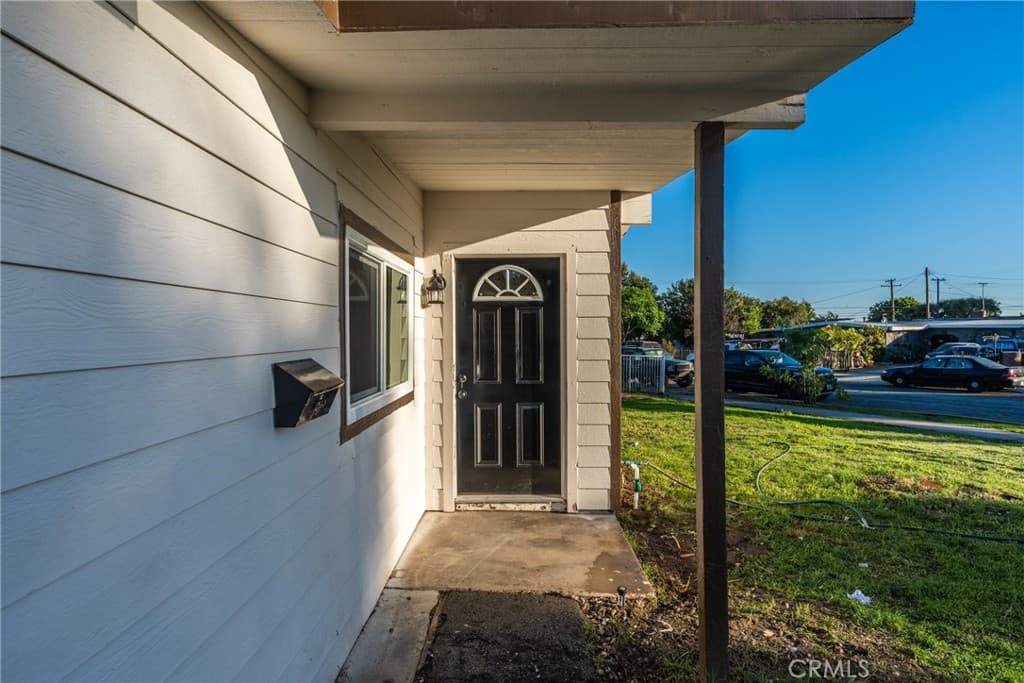 Home at 2934 Sumner Avenue, Pomona — photo 4 of 12