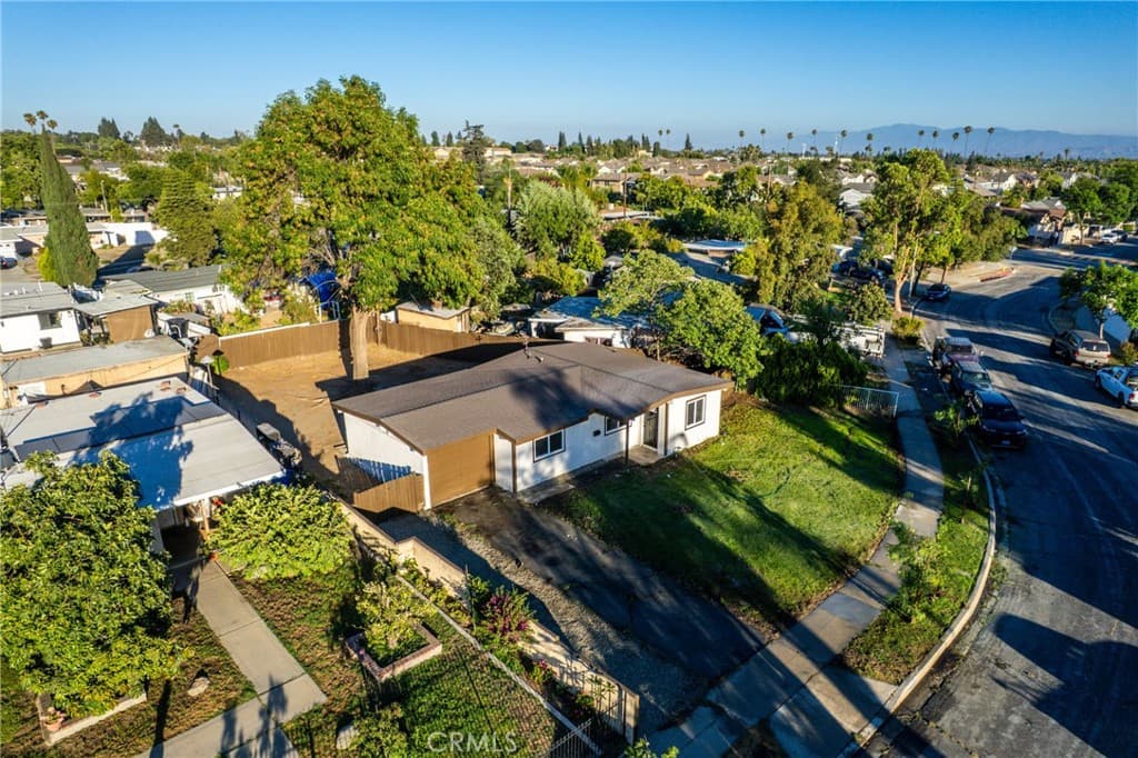 Home at 2934 Sumner Avenue, Pomona — photo 6 of 12