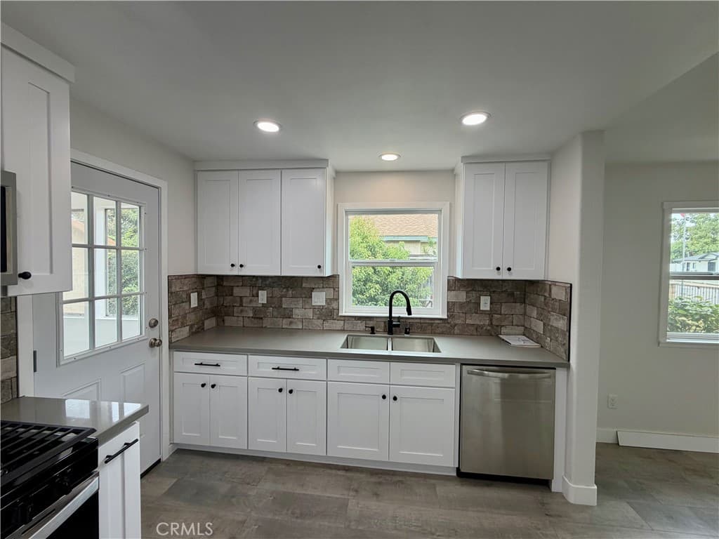 Home at 543 E 3rd Street, Azusa — photo 6 of 12