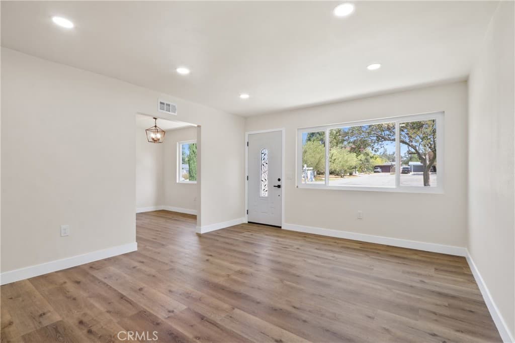 Home at 346 Victoria, Claremont — photo 4 of 12