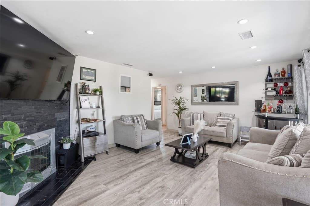 Home at 270 San Rafael Street, Pomona — photo 11 of 12