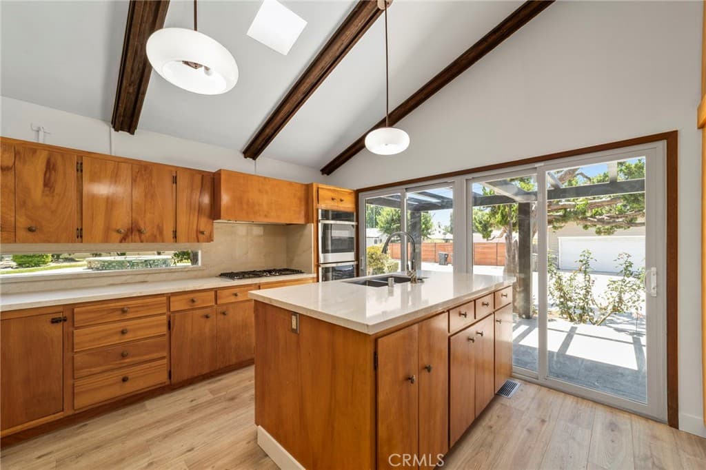Home at 2332 8th, La Verne — photo 12 of 12