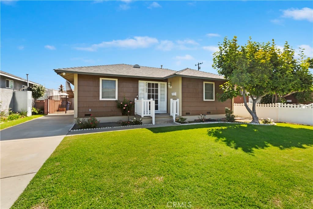 Home at 12125 Maryvine, El Monte — photo 2 of 12