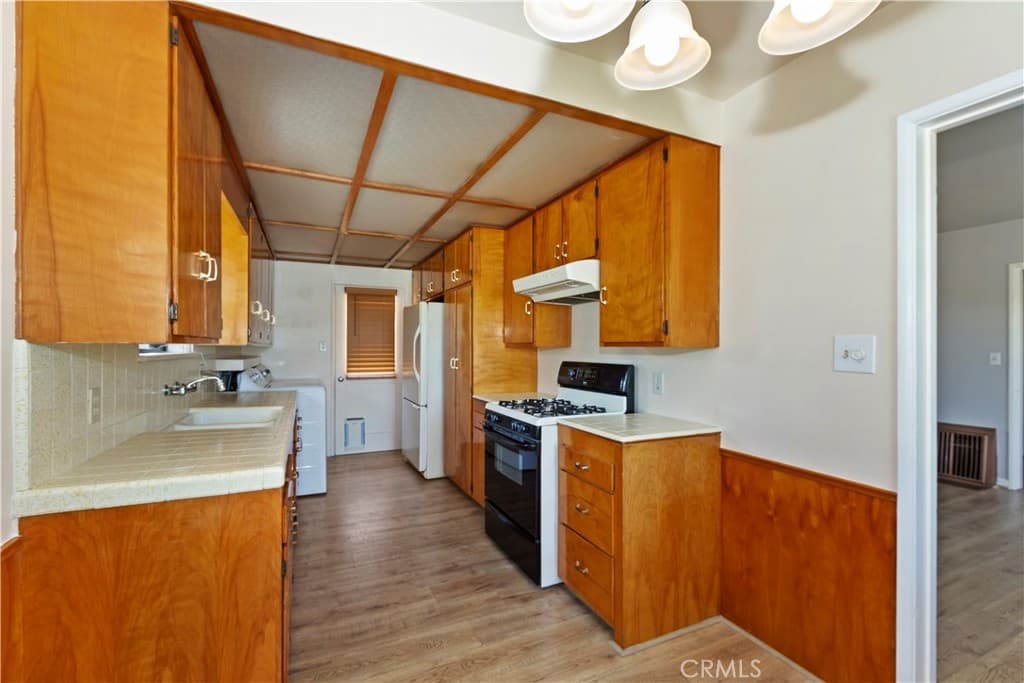 Home at 12125 Maryvine, El Monte — photo 11 of 12