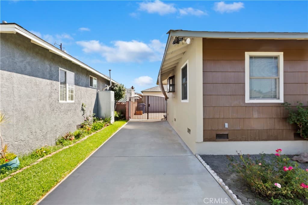 Home at 12125 Maryvine, El Monte — photo 3 of 12