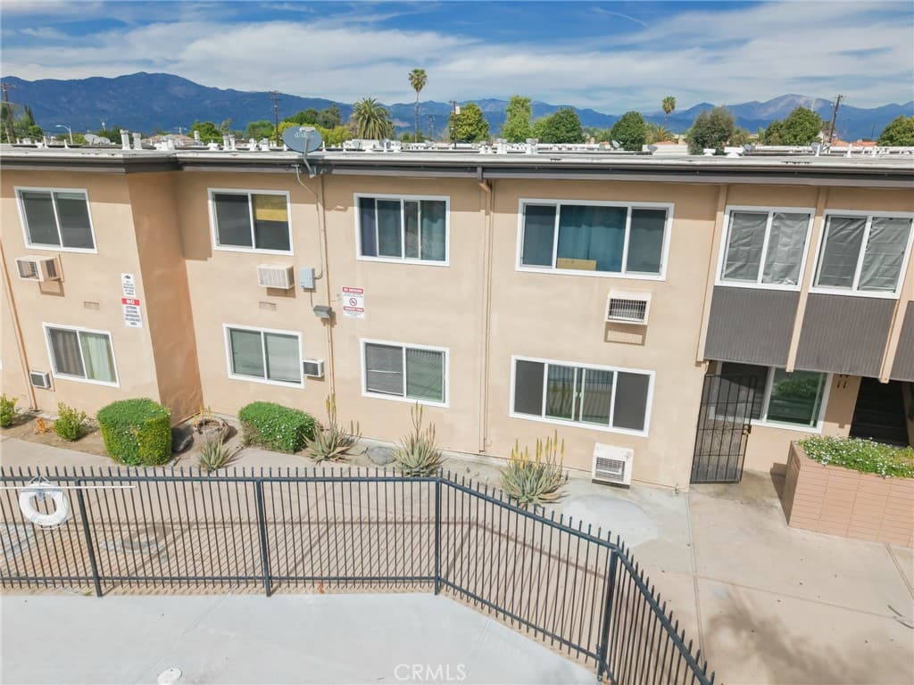 Condo at 3030 Vineland 3, Baldwin Park — photo 2 of 12